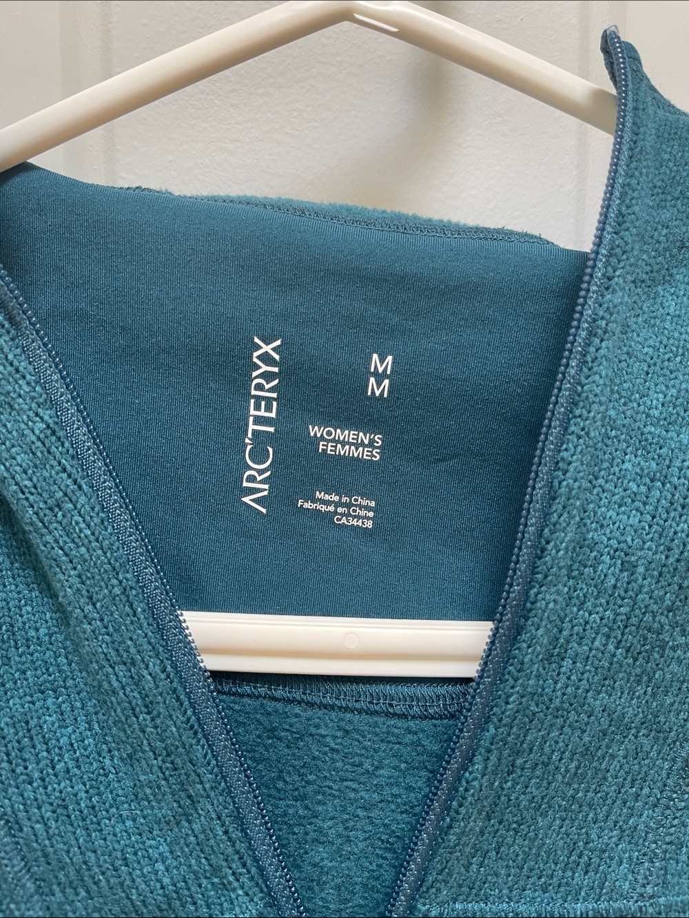 Arc'teryx Teal Hooded   Jacket
Authentic - Picture 2 of 9